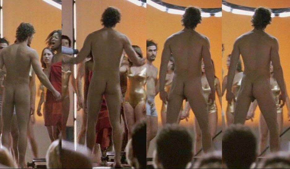 Los grandes desnudos de Michiel Huisman actor de Game of Thrones.